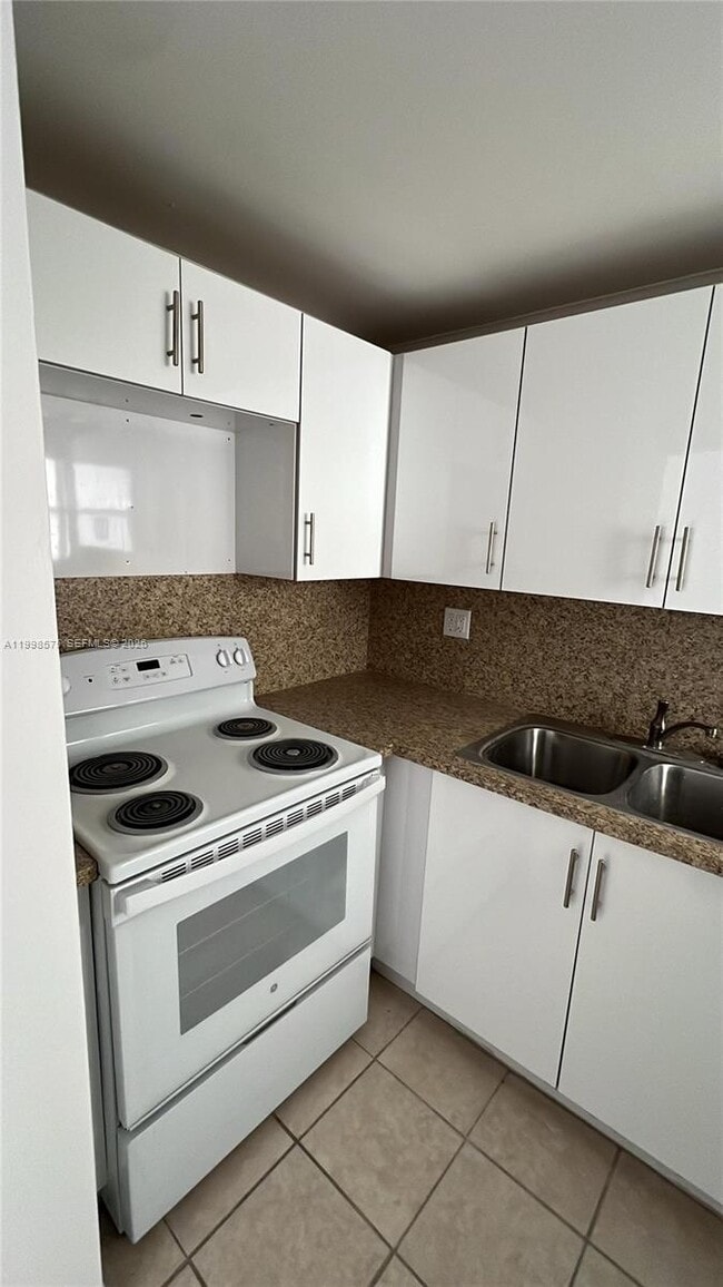 Building Photo - 4480 Palm Ave