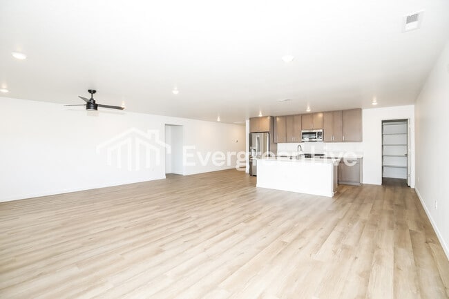 Building Photo - 15176 Nimbus Way