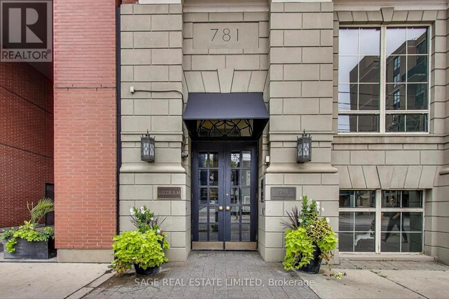 Photo du bâtiment - 781-781 King St W