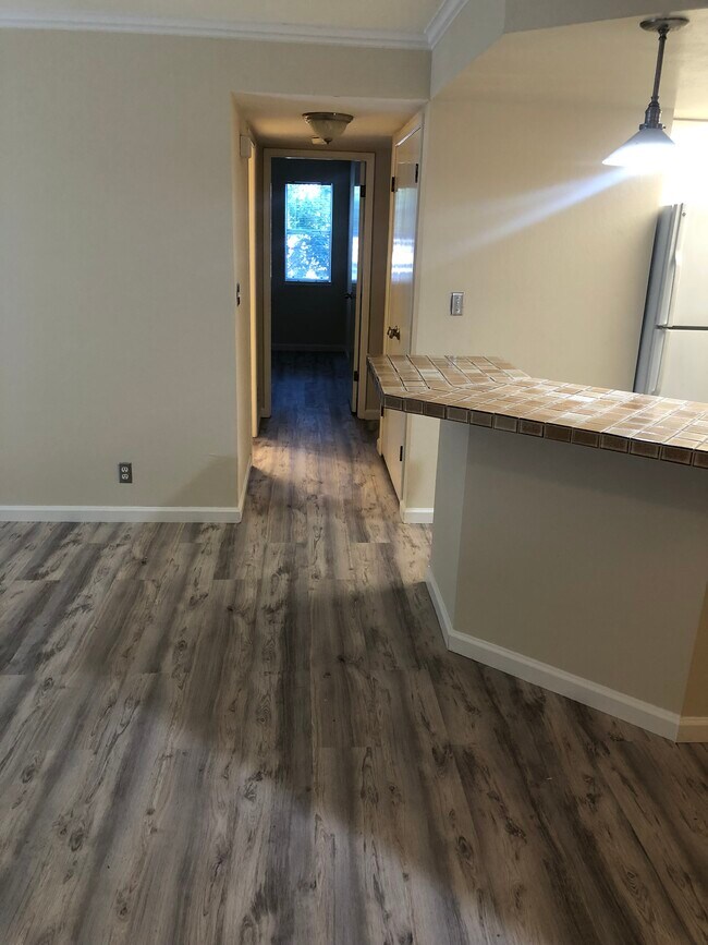Foto del edificio - 1089 Wesley Ct