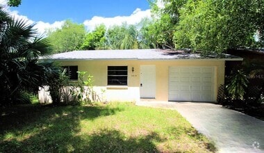 Building Photo - 1819 Vamo Dr