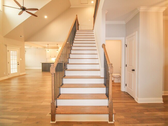 Foto del edificio - Beautiful two story home at Whispering Pines!