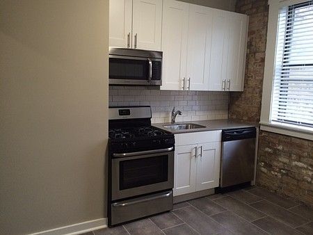 Foto del edificio - 3409 N Elaine Pl