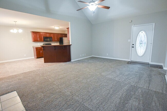Foto del edificio - Pet Friendly Three Bedroom!