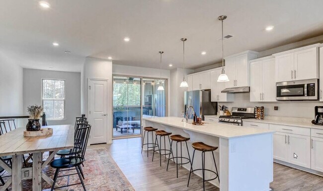 Foto del edificio - 904 Channing Park Cir