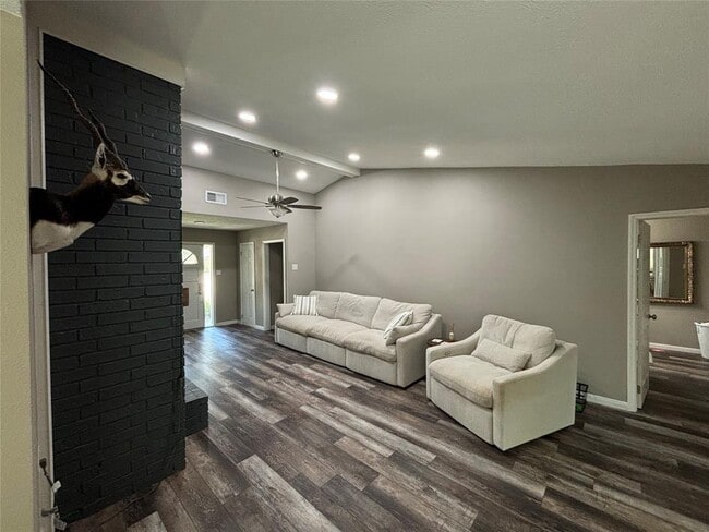 Building Photo - 12507 Old River Dr