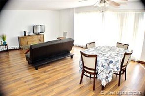 Foto del edificio - 1080 93rd St