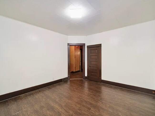 Foto del edificio - 720 E Ludington Ave
