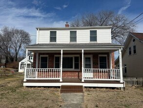 Building Photo - 18 W Whitlock Ave