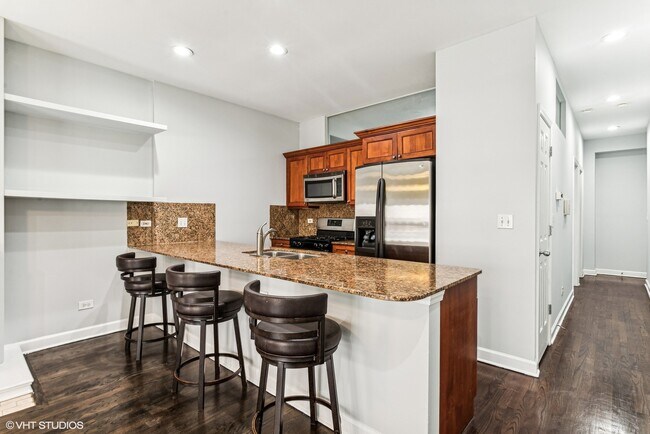 Foto del edificio - 1919 S State St