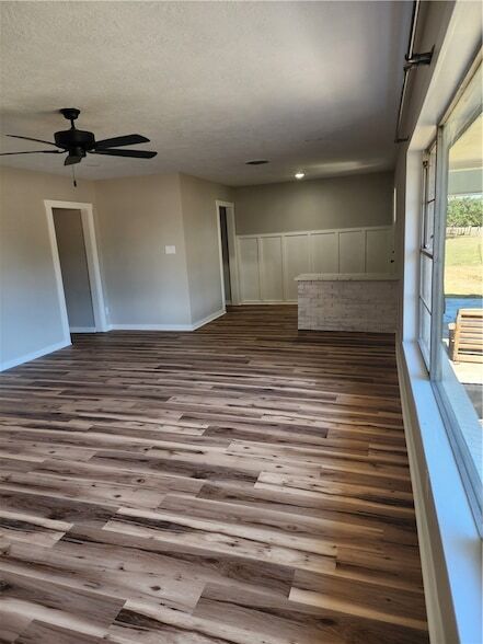 Foto del edificio - 12877 E State Hwy 21