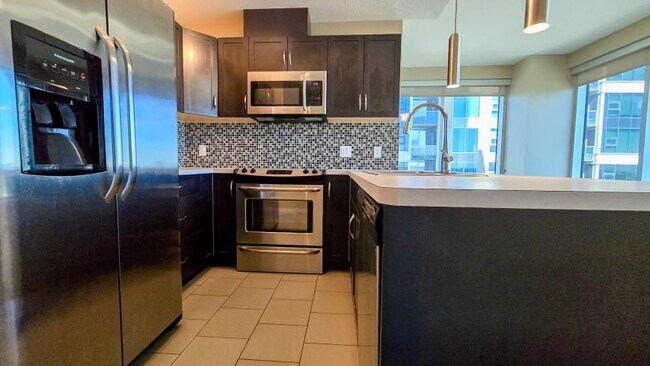 Photo du bâtiment - 2.0 bedroom in Calgary Alberta T2G 0G8