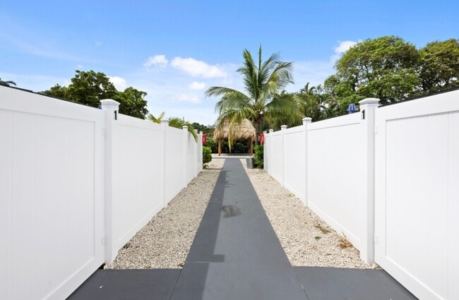 Foto del edificio - 1708 SW 20th St