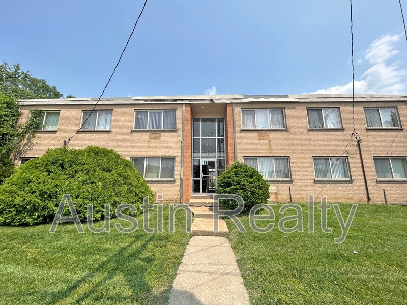 Primary Photo - 9011 Olive Blvd