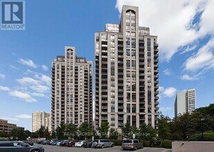 Building Photo - 135 Wynford Dr