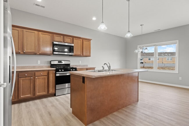 Building Photo - 805 Melody Cir N
