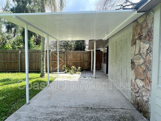 Foto del edificio - 5045 Green Key Rd