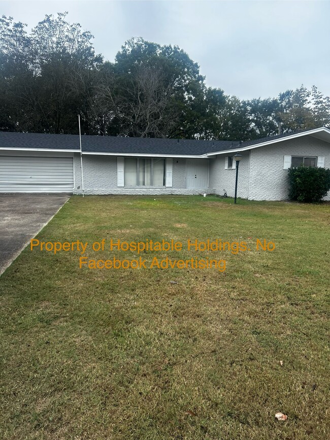 Building Photo - 607 N Browder St
