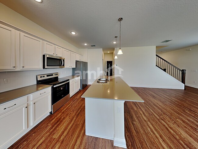 Building Photo - 1248 Sky Lks Dr