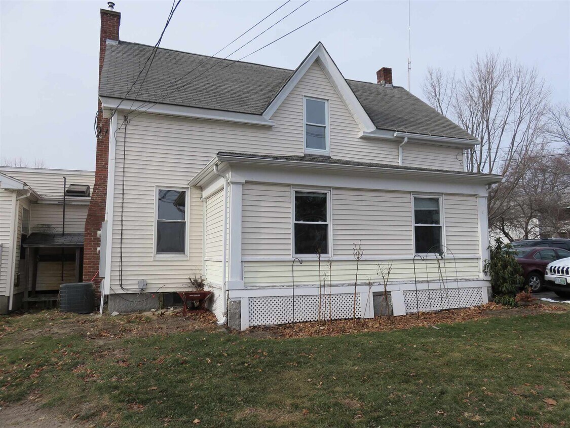 Primary Photo - 28 Pleasant St