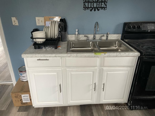 Foto del edificio - 800 Robinwood St