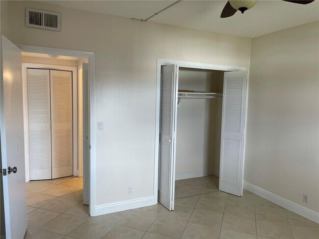 Building Photo - 4117 Bougainvilla Dr