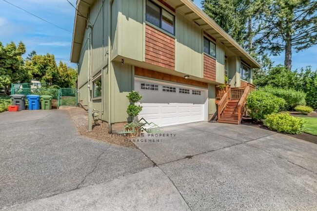 Building Photo - 3 br, 2.5 bath House - 2010 Hawkins Lane