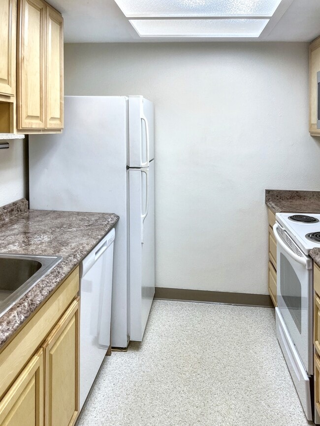Building Photo - 4620 Reka Dr