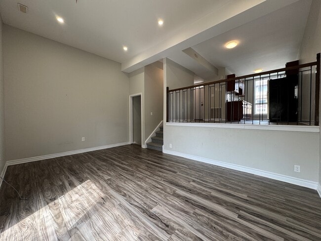 Building Photo - Updated 3 Bedroom 1.5 Bathroom Townhome in the Quiet Corunna, Ontario!