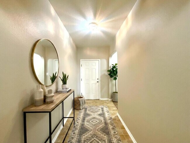Building Photo - Charming 3-Bedroom Cul-de-Sac Home with Fenced Yard & Garage!