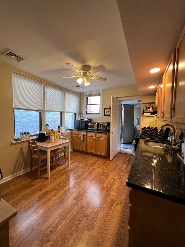 Foto del edificio - 340 S 19th St