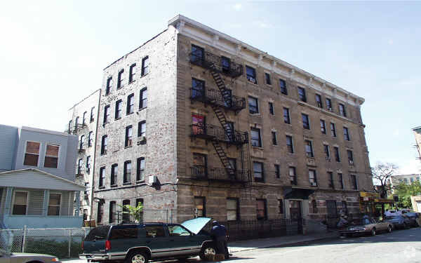 Primary Photo - 798 E 170th St