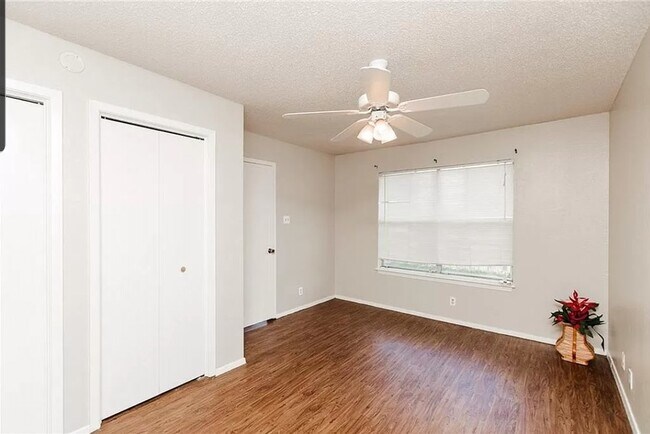 Foto del edificio - 1204 Ridgemont St