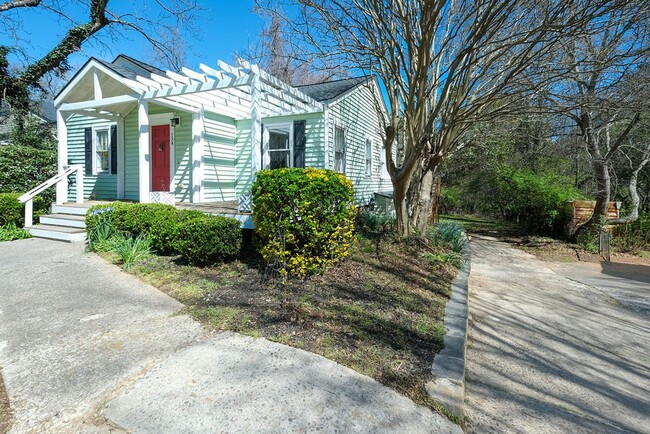 Photo - 134 Westover Dr House