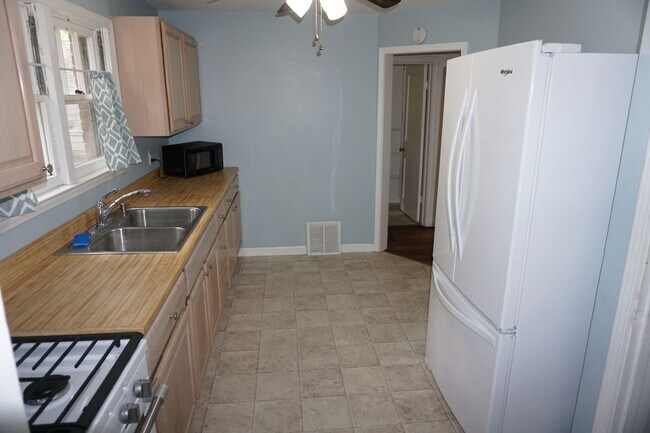 Foto del edificio - 378 Western Ave