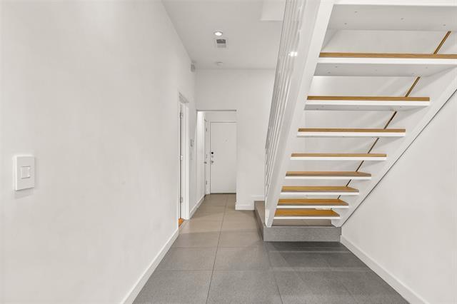 Foto del edificio - 3344 Miro Pl