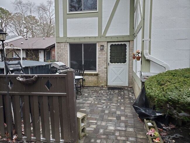 Building Photo - 182 Blue Ridge Dr
