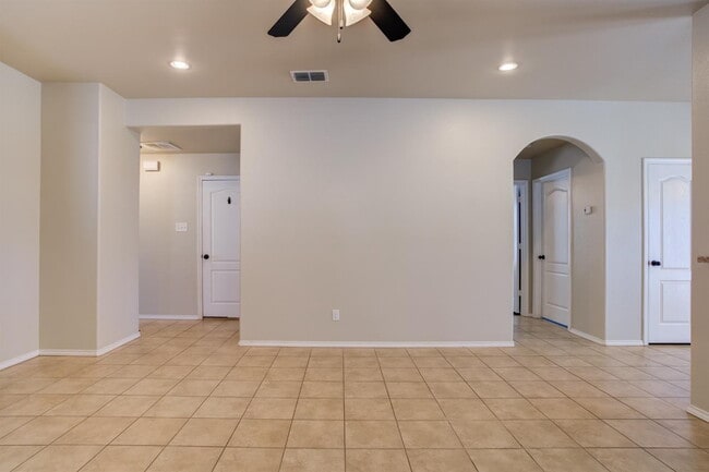Building Photo - 3/2 in South Lubbock
