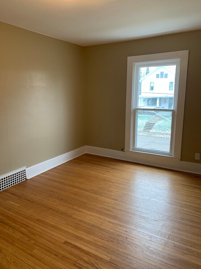 Building Photo - 1336 S Carroll Ave