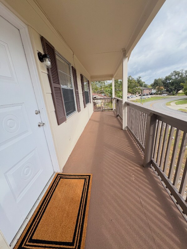 Foto del edificio - 1334 Lake Bonny Dr W