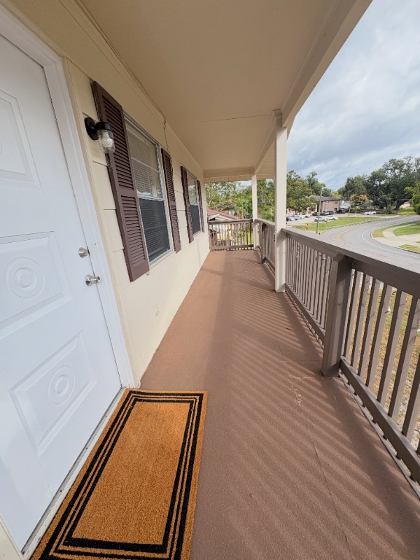 Building Photo - 1334 Lake Bonny Dr W