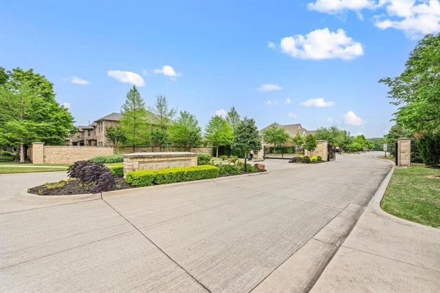 Foto del edificio - 8844 Laurel Ln