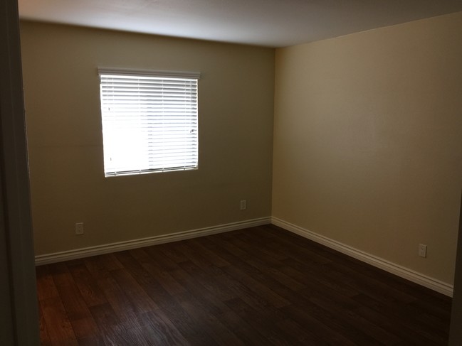 Building Photo - 801 Redondo Ave