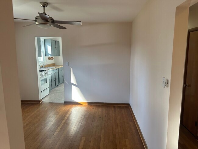 Excelente vecindario - 308 John Ave