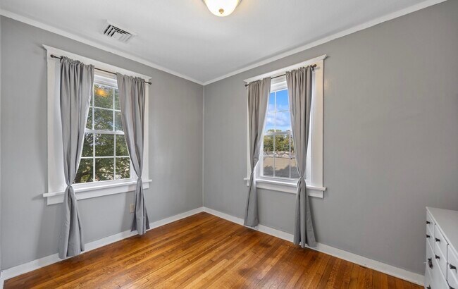 Foto del edificio - 204 Elliott Ave