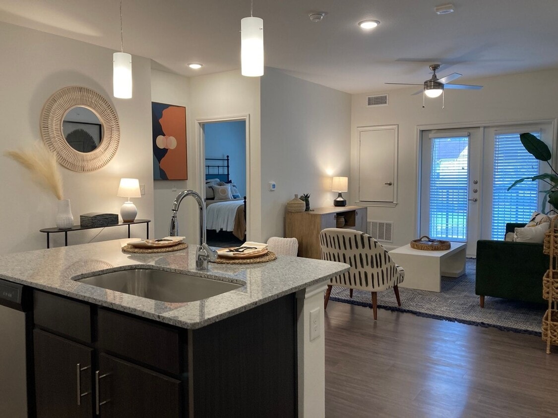 Primary Photo - MedWest Apartments