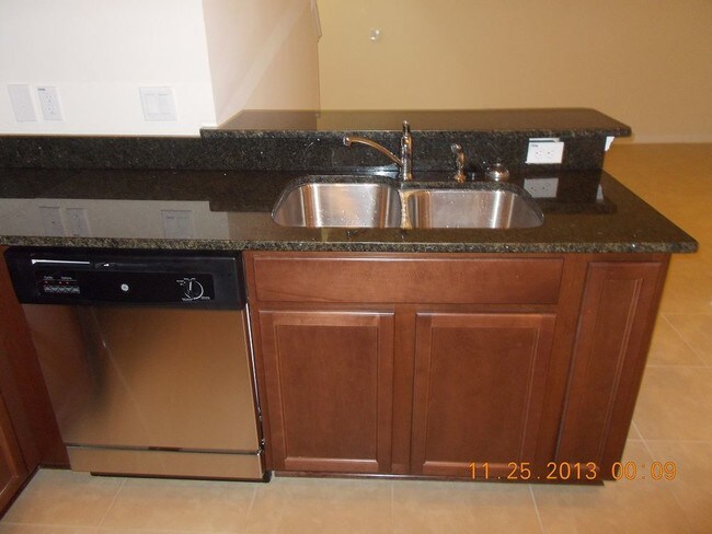 Building Photo - Windermere Townhome