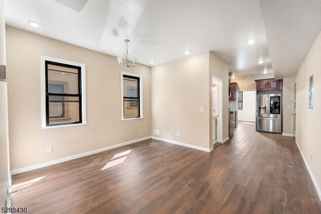 Foto del edificio - 116 Paine Ave