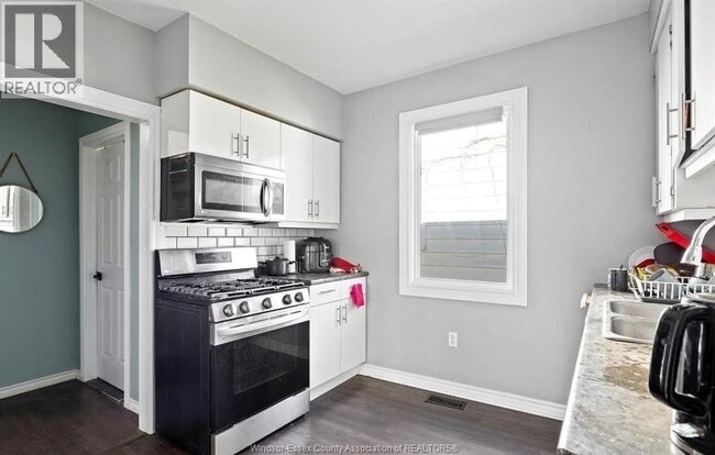 Photo du bâtiment - 374 Rankin Ave