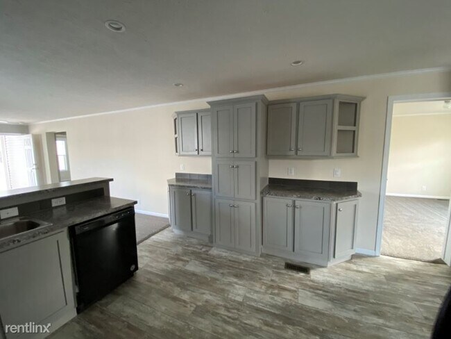 Building Photo - 3 br, 2 bath Mobile Home - 6765 Jr Dr